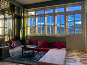Zu-Zu Hostels